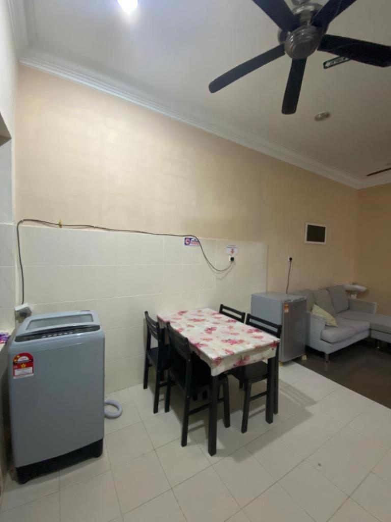 Homestay Tok Ma 1 Alur Tuman Marang Esterno foto