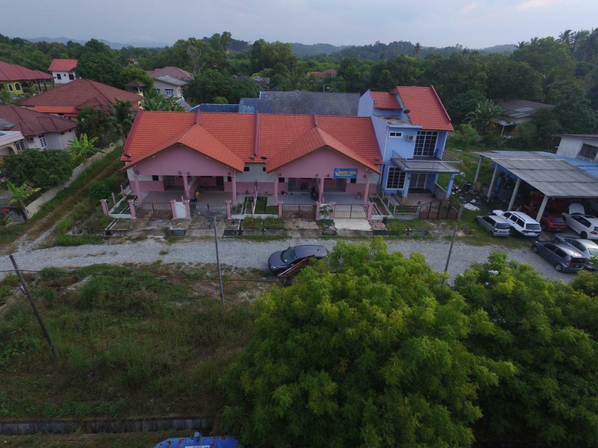 Homestay Tok Ma 1 Alur Tuman Marang Esterno foto